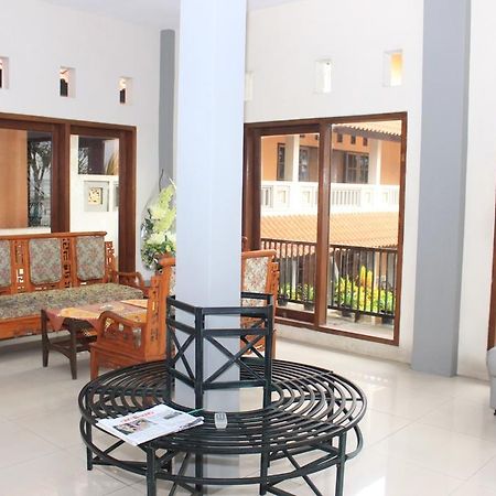 Baru Dua Beach Hotel Banyuwangi  Esterno foto
