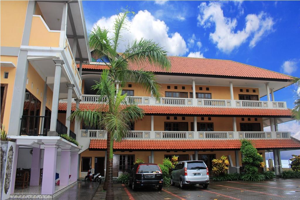 Baru Dua Beach Hotel Banyuwangi  Esterno foto