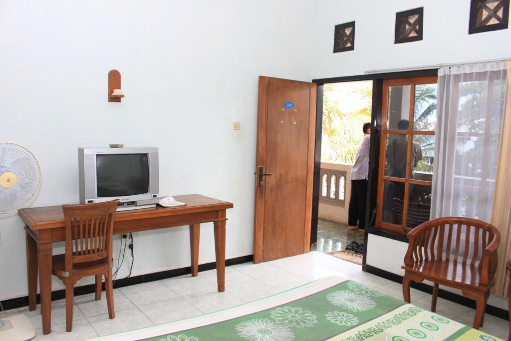 Baru Dua Beach Hotel Banyuwangi  Esterno foto